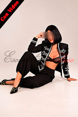 Experienced luxury escort and ex-model | Mía