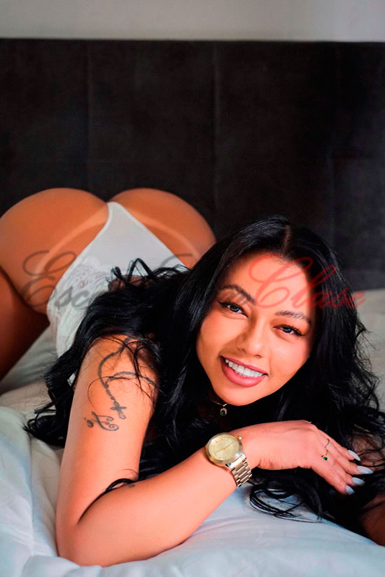 Mulata, guapa y exuberante. Escort Bella