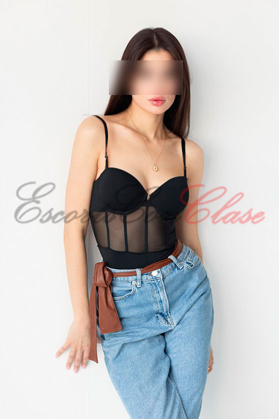 escort Madrid delgadita y alta. Camila