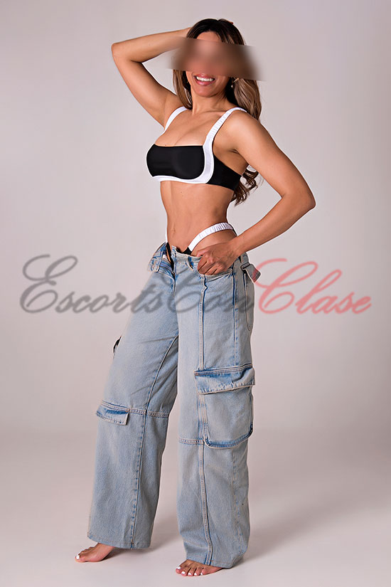 Acompañante nivel cultural alto. Muy guapa y sexy. Elegante escort de lujo considerablemente alta Amaya fotos nuevas